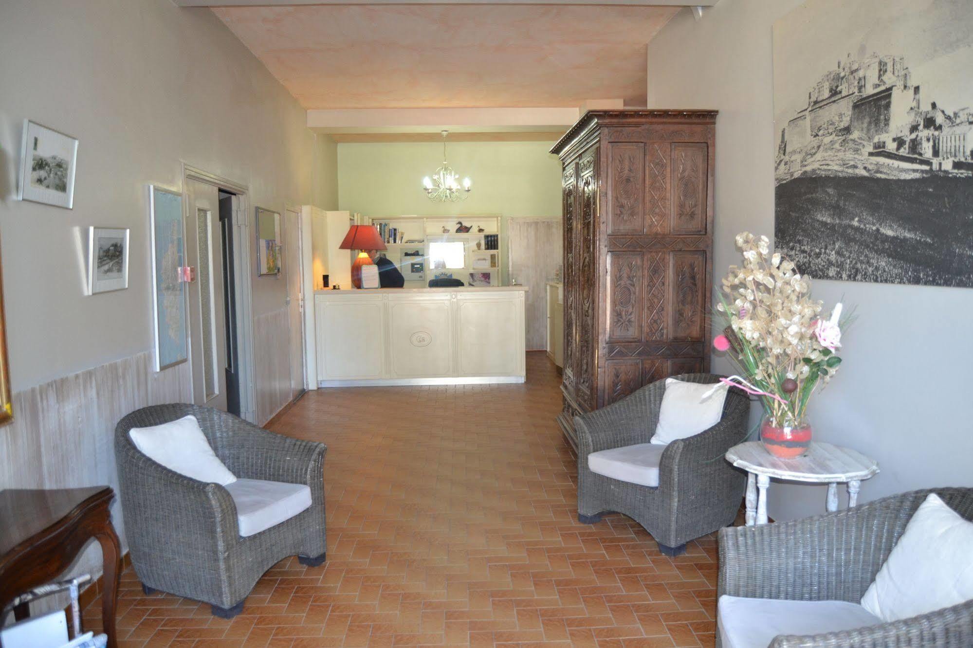 Hotel Cyrnea Καλβί Εξωτερικό φωτογραφία