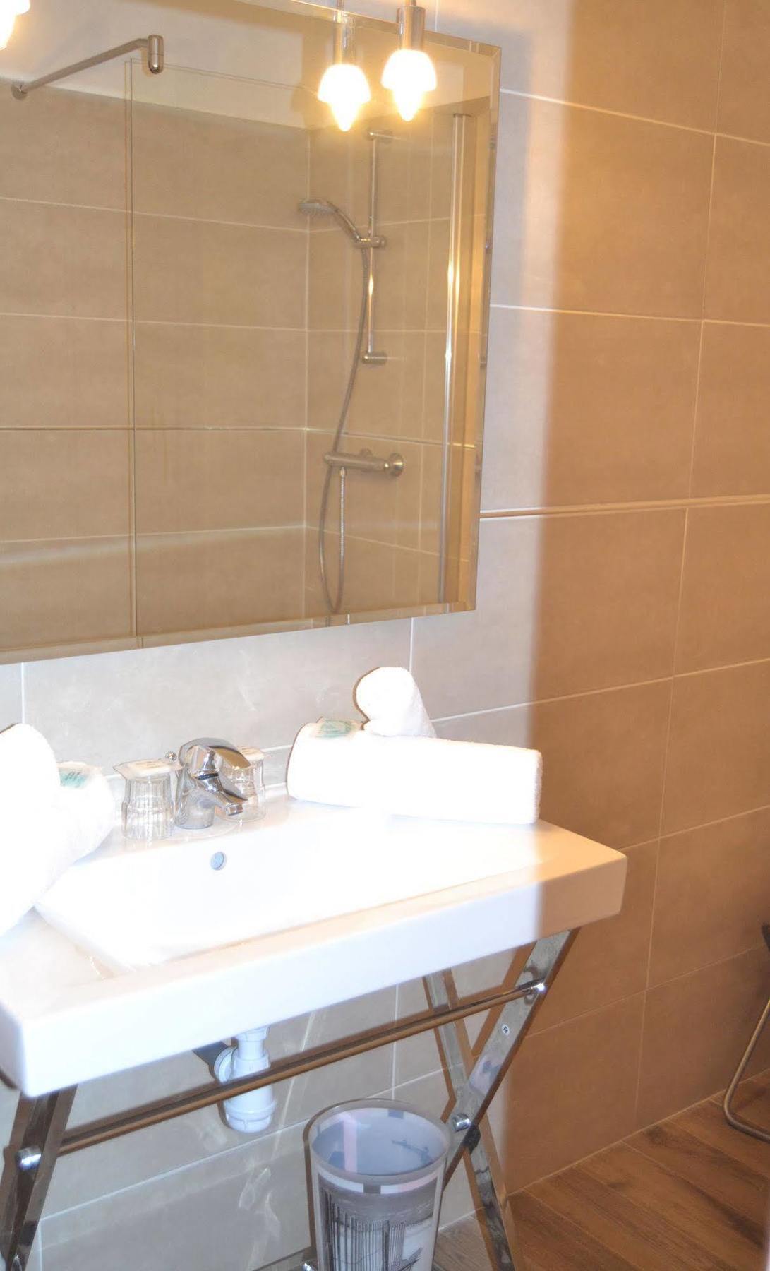 Hotel Cyrnea Καλβί Εξωτερικό φωτογραφία