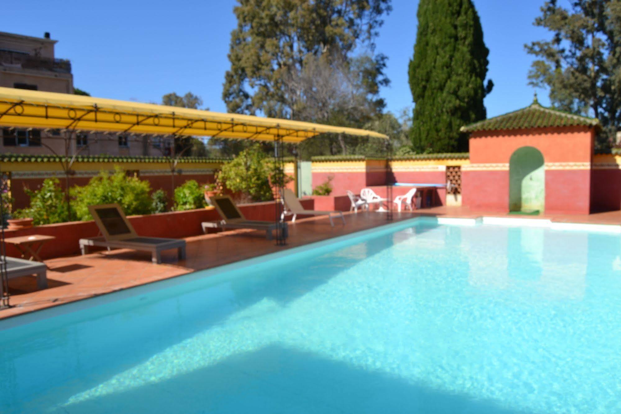 Hotel Cyrnea Καλβί Εξωτερικό φωτογραφία