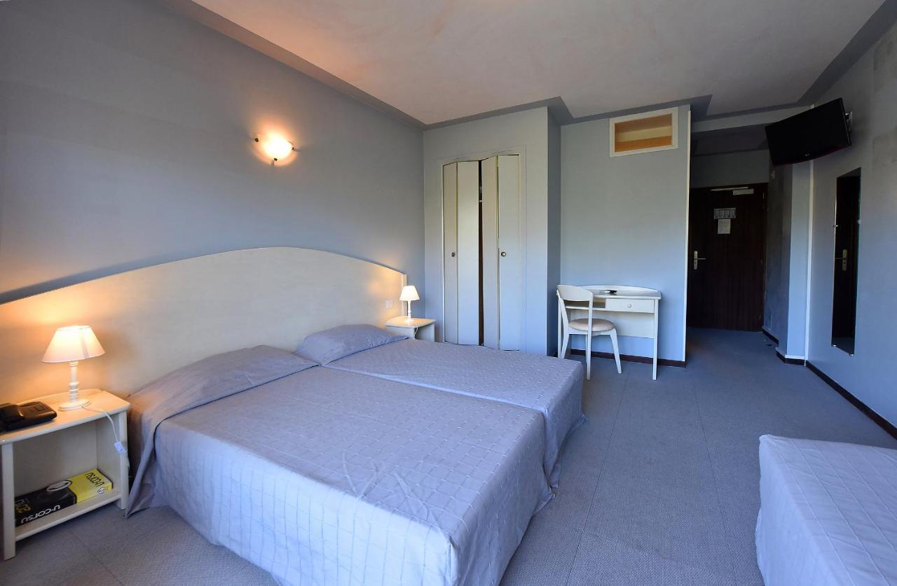 Hotel Cyrnea Καλβί Εξωτερικό φωτογραφία