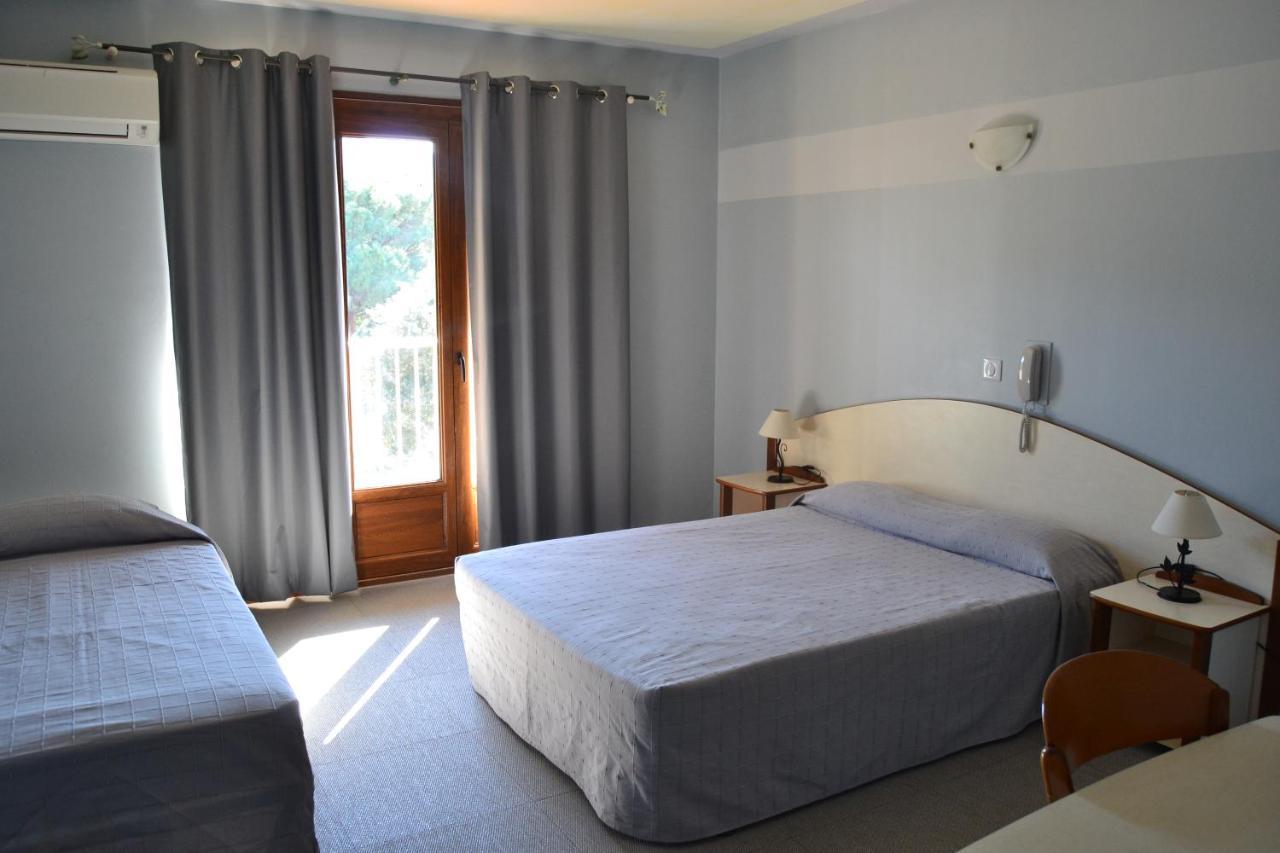 Hotel Cyrnea Καλβί Εξωτερικό φωτογραφία