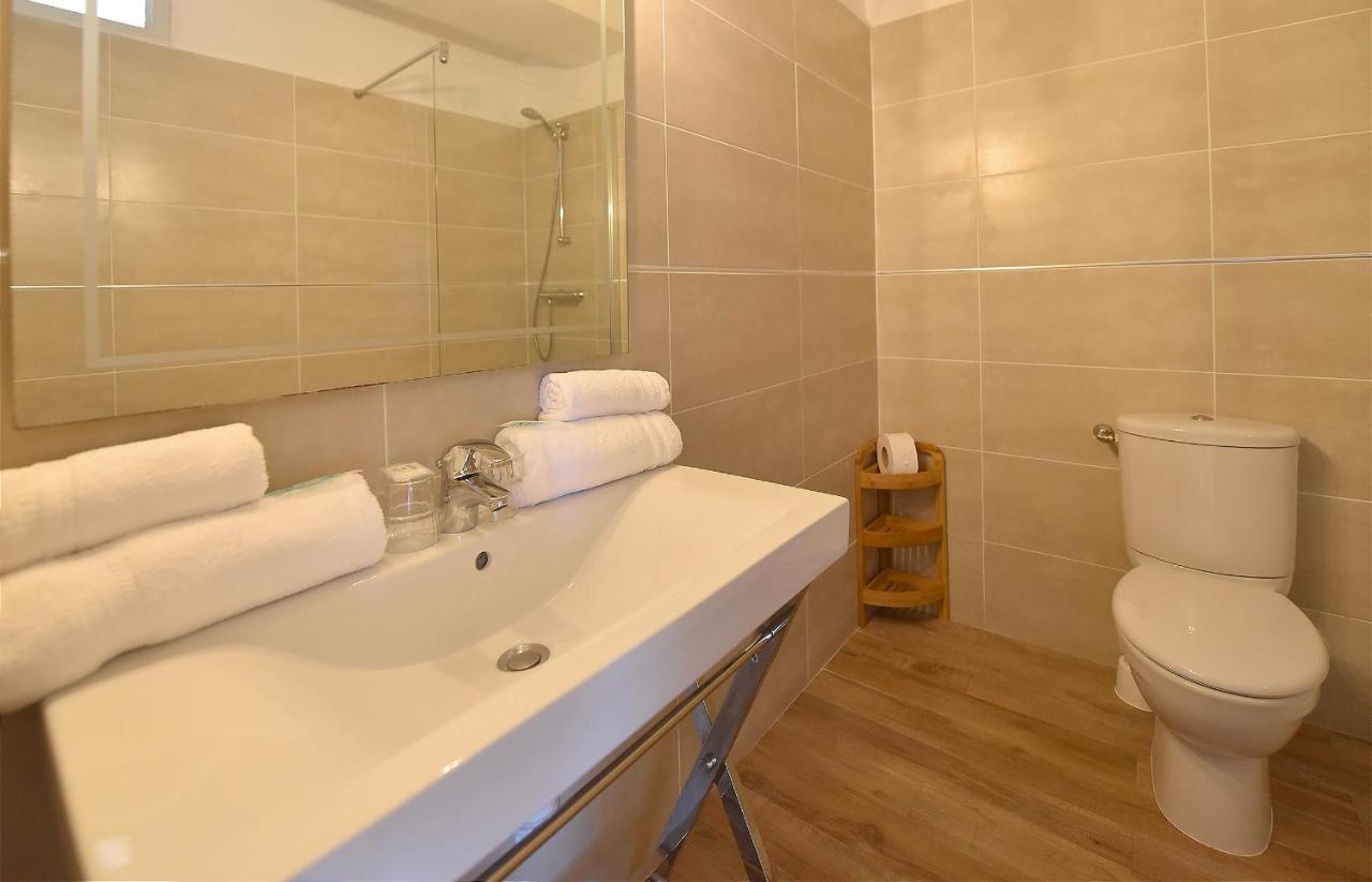 Hotel Cyrnea Καλβί Εξωτερικό φωτογραφία