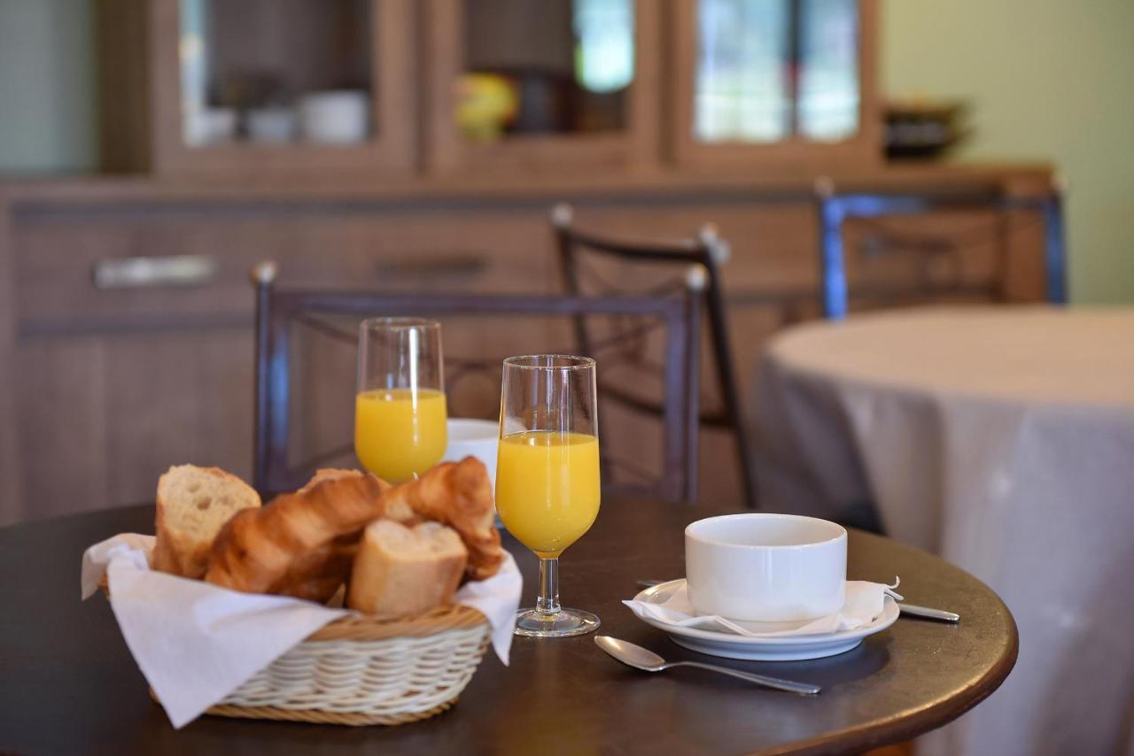 Hotel Cyrnea Καλβί Εξωτερικό φωτογραφία